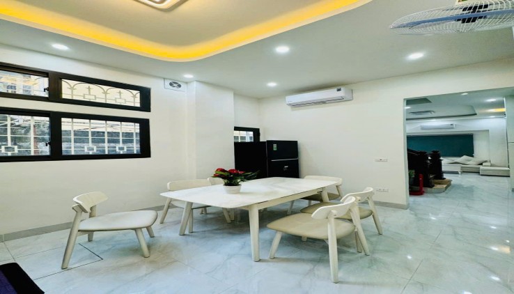 Cho thuê nhà nguyên căn Phố Bùi Xương Trạch, 5 tầng, 33m2, 7 ngủ, 14 Triệu vào ngay